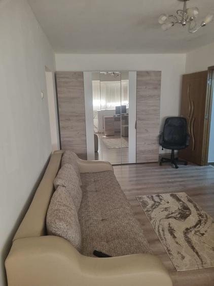 Apartament cu 2 camere în Micro 6