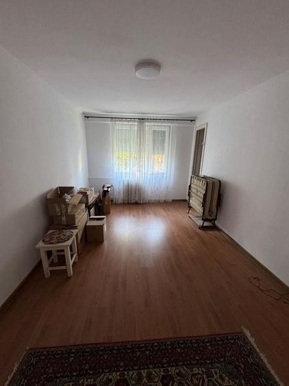 Apartament cu 2 camere semidecomandat în Rogerius