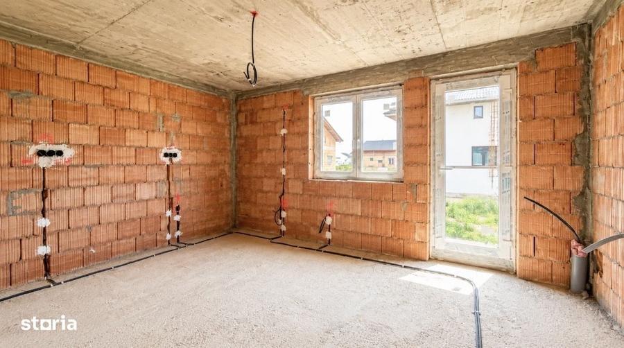 Casă cu 4 camere în Ciupercenii Noi