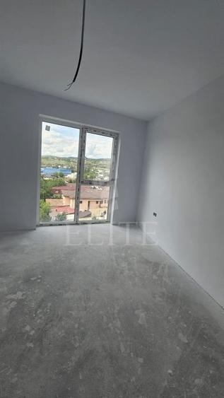 Apartament cu 2 camere semidecomandat în Mărăști