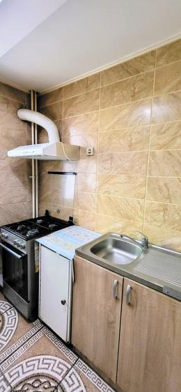 Apartament cu 3 camere decomandat în Dristor