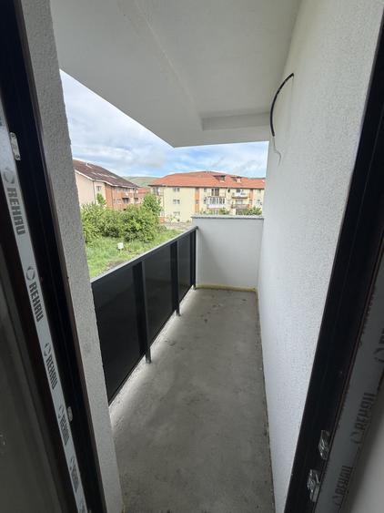 Duplex cu 4 camere cu Canalizare în Florești