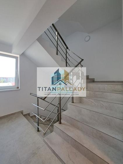 Apartament cu 3 camere decomandat în Titan