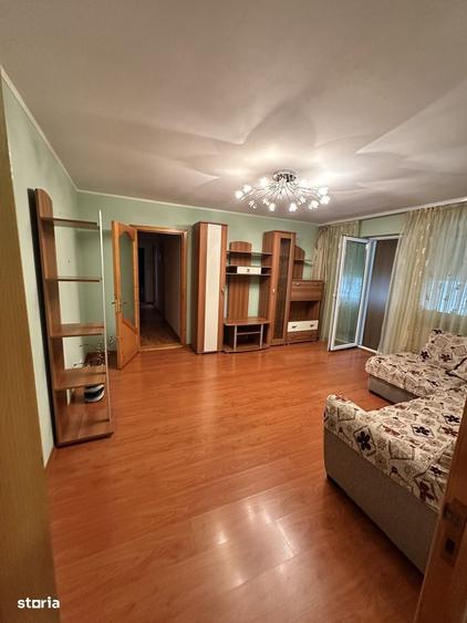 Apartament cu 3 camere semidecomandat, mobilat în Orizont