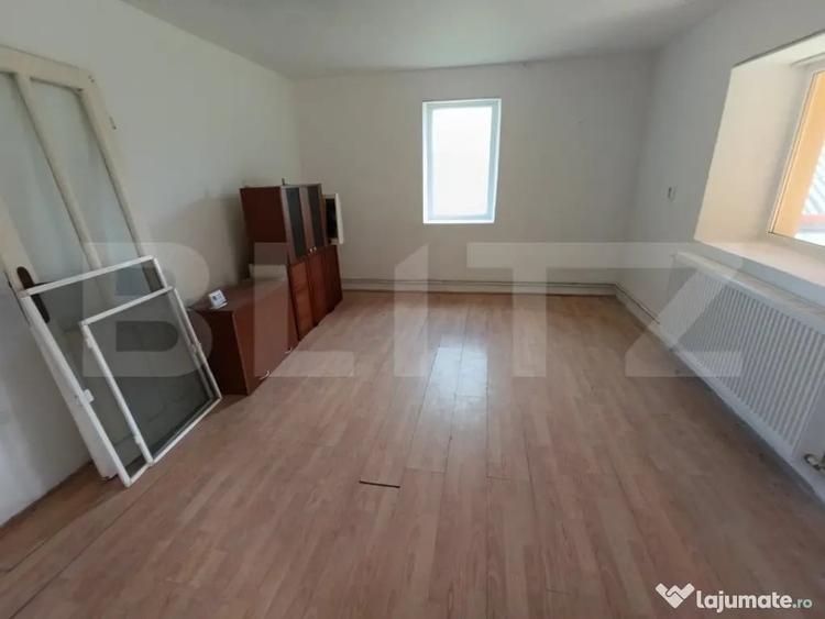 Casă cu 2 camere cu Teren 176 Mp în Central