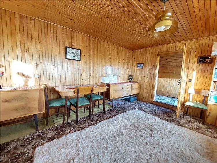 Casă cu 5 camere cu Teren 3815 Mp în Vernești