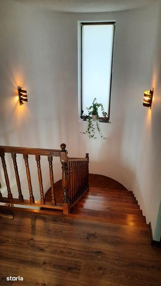 Casă cu 5 camere cu Teren 1514 Mp în Central