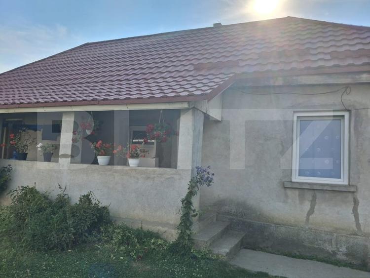 Casă individuală cu 2 camere cu Teren 2590 Mp în Cărășeu
