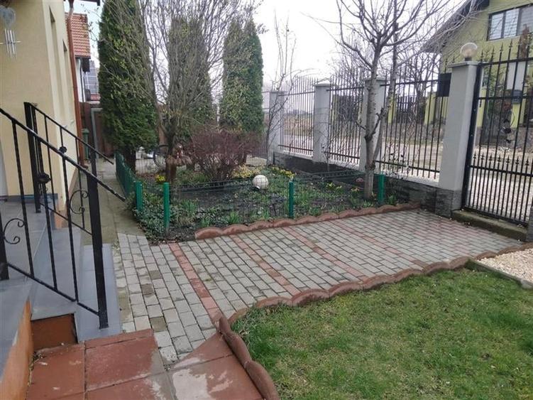 Casă individuală cu 5 camere cu Canalizare în Rulmentul