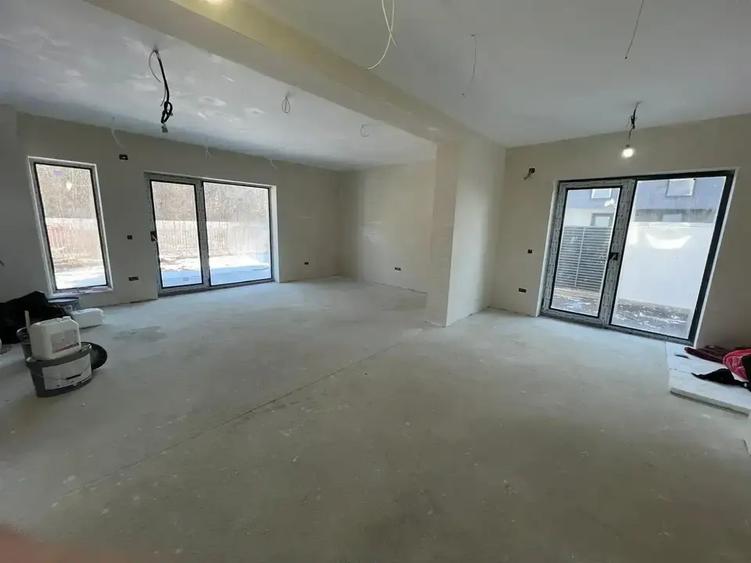 Casă individuală cu 4 camere cu Teren 420 Mp în Corbeanca