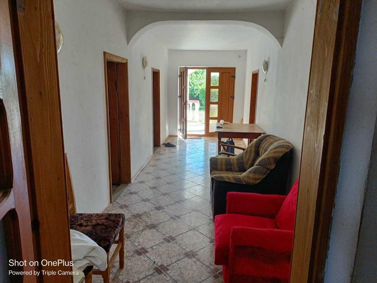 Casă cu 4 camere în Hălăucești