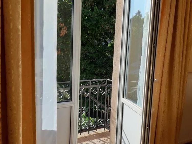 Apartament cu 3 camere decomandat, mobilat în Ultracentral