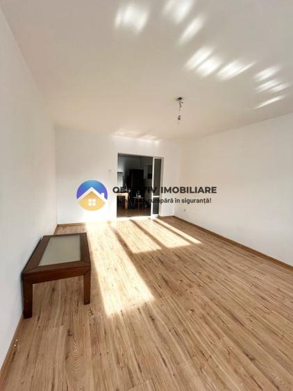 Apartament cu 3 camere semidecomandat în Mărăței