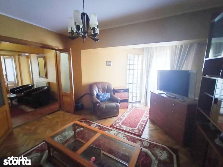 Apartament cu 3 camere decomandat în 1 Mai