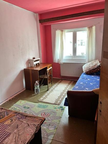 Apartament cu 3 camere decomandat în Crângași