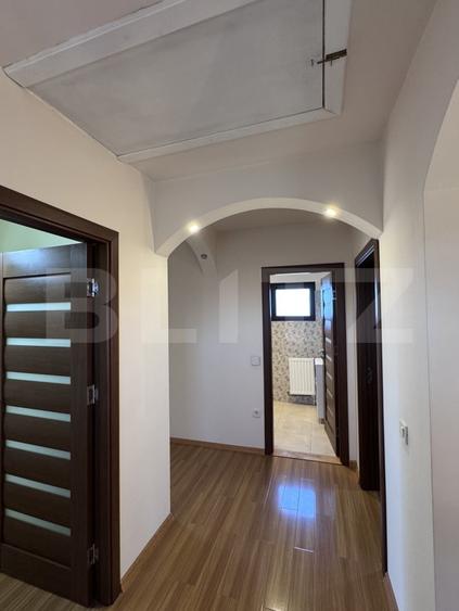 Casă individuală cu 6 camere cu Teren 667 Mp în Urleta