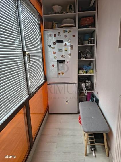 Apartament cu 4 camere decomandat în Central