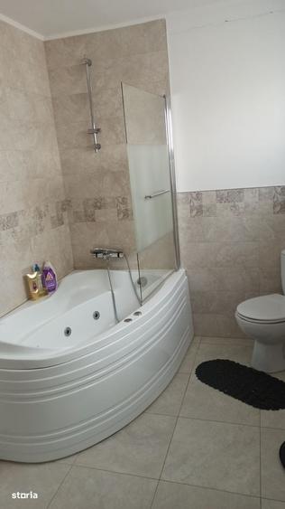 Casă cu 4 camere cu Teren 250 Mp în Florești