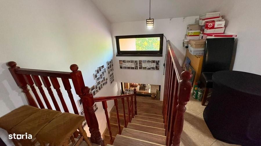 Casă cu 4 camere cu Teren 761 Mp în Aroneanu