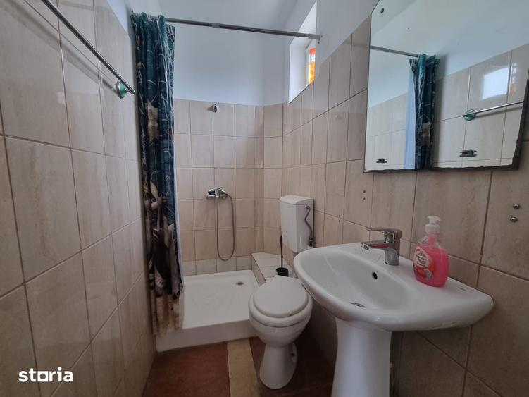 Casă cu 7 camere cu Teren 136 Mp în Central