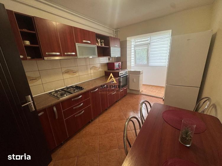 Apartament cu 3 camere în Malu Roșu