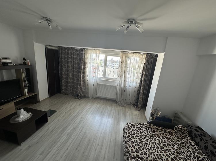 Apartament cu 3 camere decomandat, mobilat în Berceni
