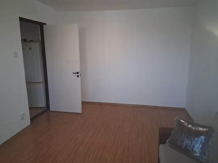 Apartament cu 2 camere decomandat în Militari