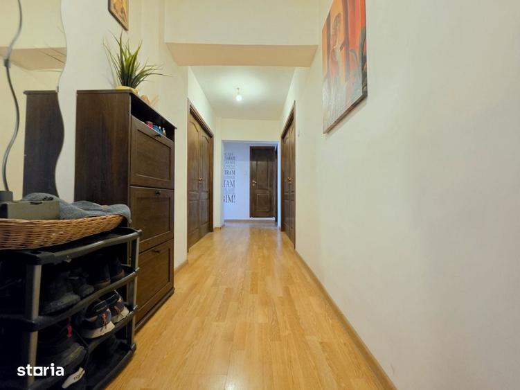 Apartament cu 4 camere decomandat în Vitan