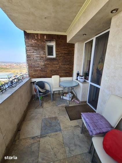 Apartament cu 3 camere decomandat în Nufărul