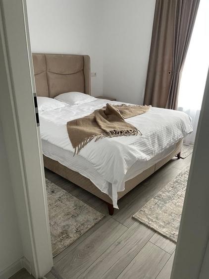 Apartament cu 3 camere decomandat în Exterior Vest