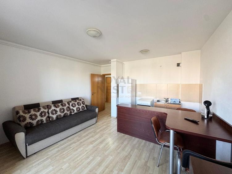 Apartament cu 2 camere decomandat în Tractorul
