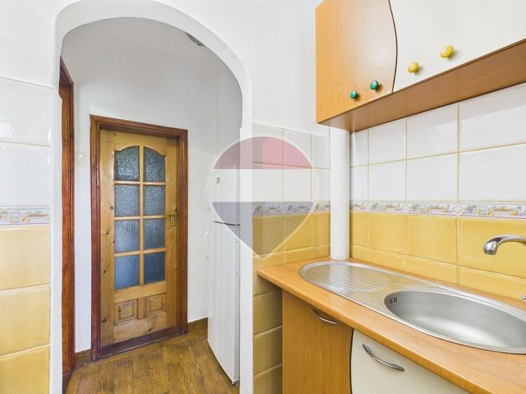 Apartament cu 2 camere semidecomandat, mobilat în Olteniței
