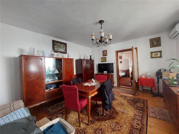 Casă individuală cu 3 camere cu Canalizare în Aradul Nou