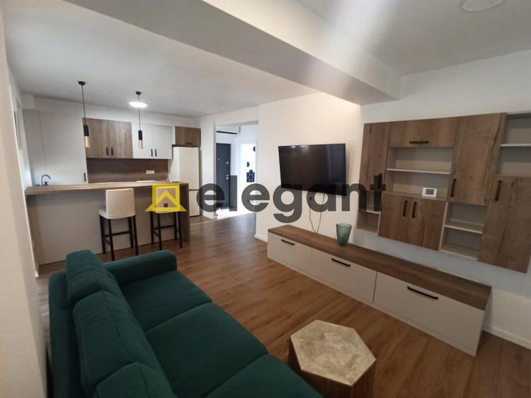 Apartament cu 2 camere decomandat, mobilat în Central
