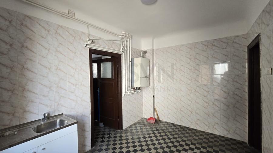 Apartament cu 4 camere circular în Banu Manta