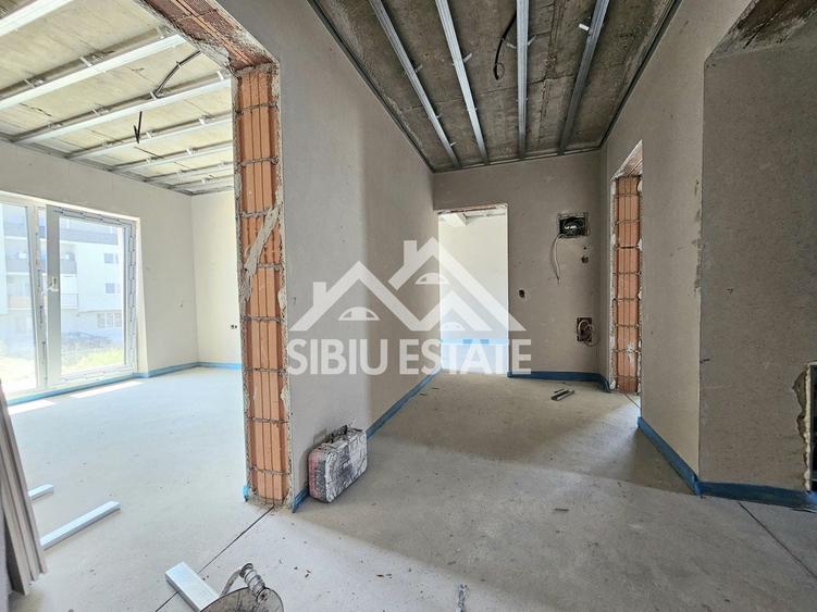 Duplex cu 4 camere cu Canalizare în Șelimbăr