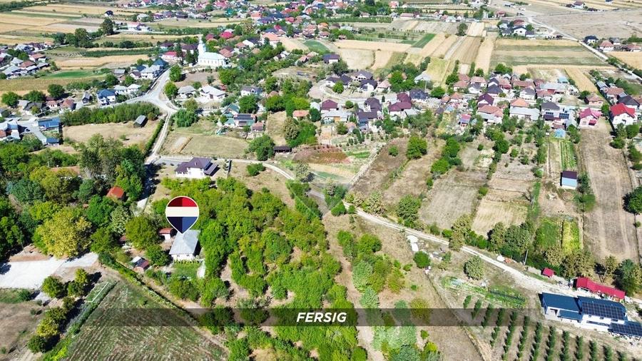 Casă individuală cu 1 camere cu Teren 1000 Mp în Fersig