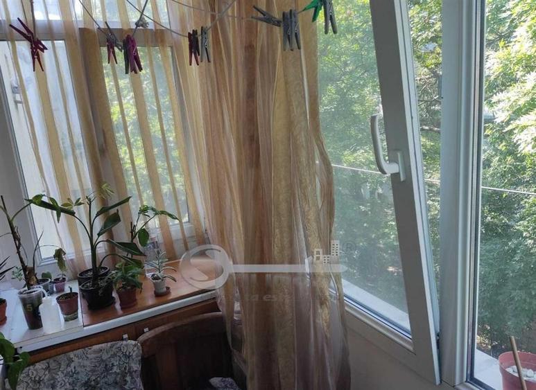 Apartament cu 2 camere semidecomandat în Podul de Piatră