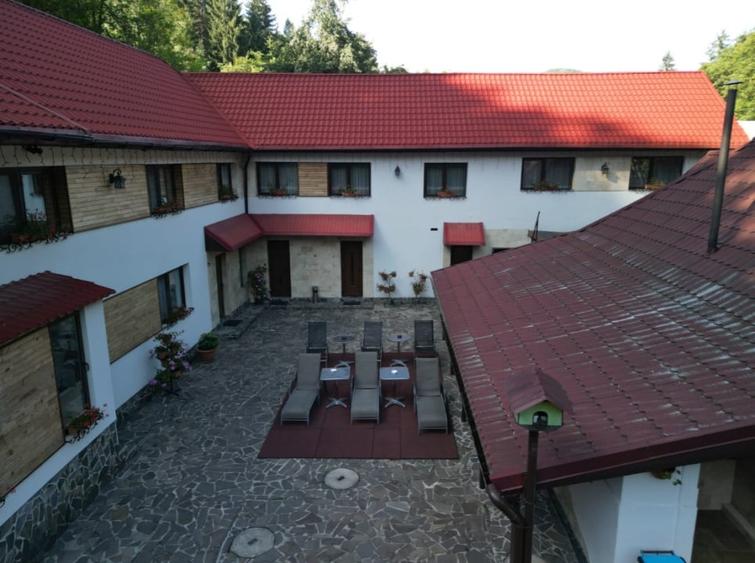Spațiu comercial, de 600 mp, în Firiza