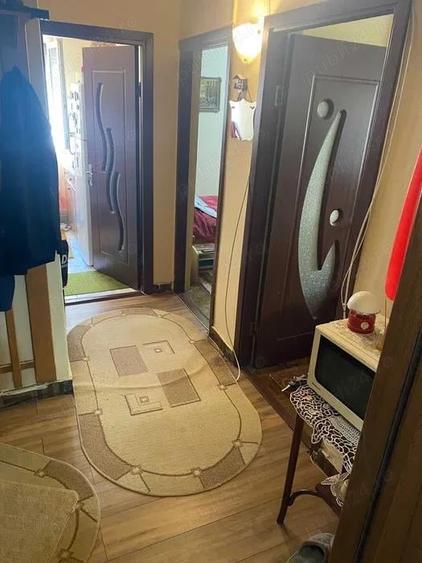 Apartament cu 2 camere decomandat în Orșova