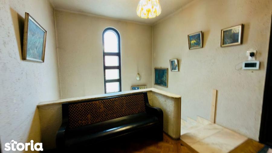 Casă cu 5 camere cu Teren 220 Mp în Ștefan cel Mare