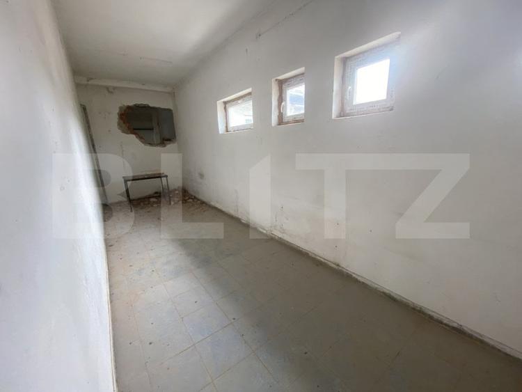 Spațiu comercial, de 488 mp, în Jibou