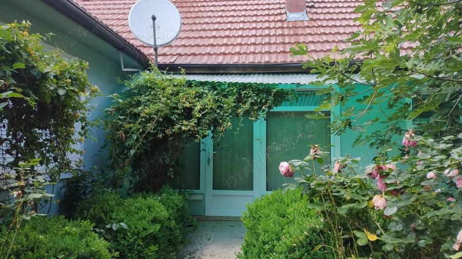 Casă cu 4 camere cu Teren 1173 Mp în Variaș