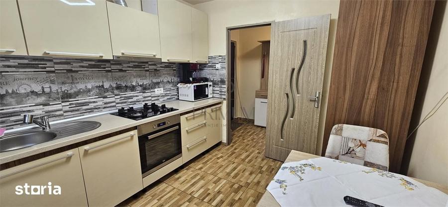 Apartament cu 3 camere semidecomandat în Circumvalațiunii