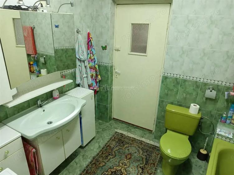 Casă cu Teren 1803 Mp în Anina
