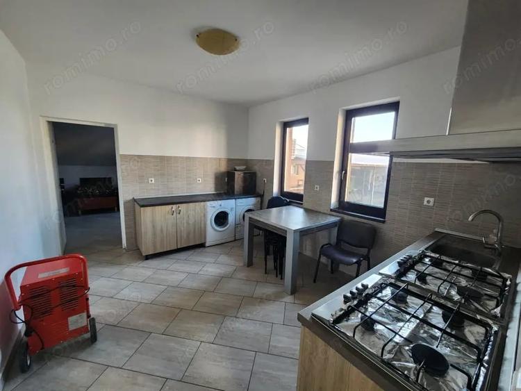 Casă cu 5 camere cu Teren 150 Mp în Sânandrei