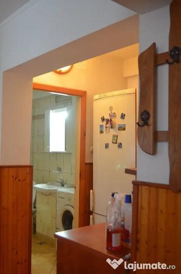 Apartament cu 2 camere decomandat în Telecabinei