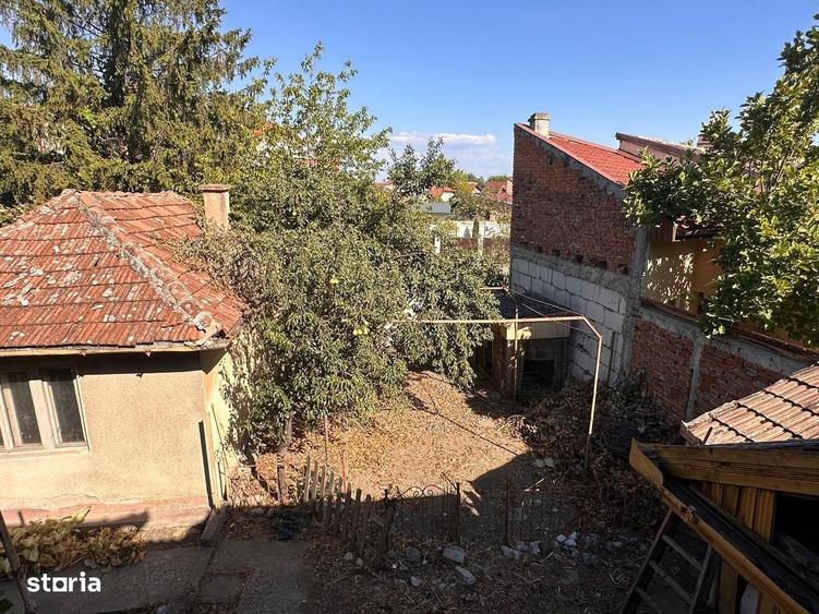 Casă cu 4 camere în Central