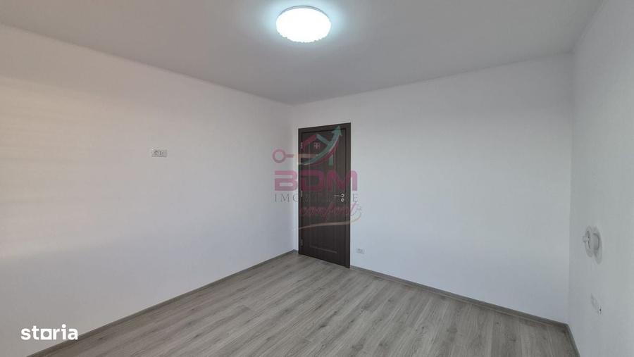 Apartament cu 3 camere semidecomandat în Micro 1