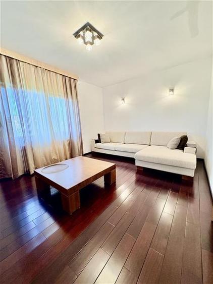 Apartament cu 3 camere decomandat, mobilat în Anda